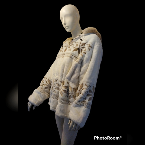 🚨 Host pick 🚨 Cabelas Coyote fur coat - Picture 13 of 13